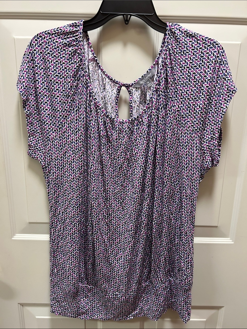 Daisy Fuentes Purple Geometric Back Keyhole Top